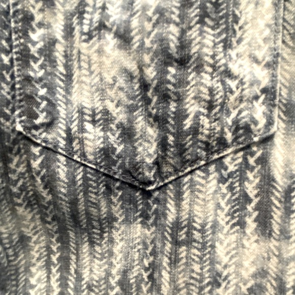 Anthropologie Cloth & Stone Denim Patterned Sleeveless Button Down Top - Picture 3 of 7